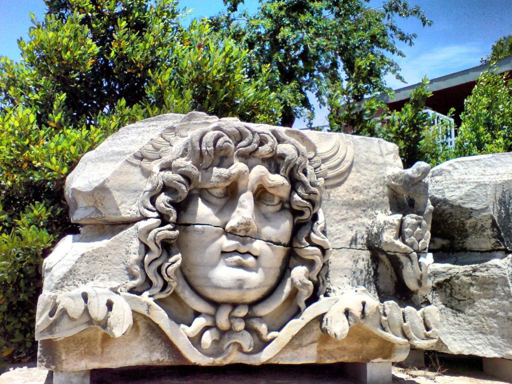 Royal Residences Didim Luaran gambar